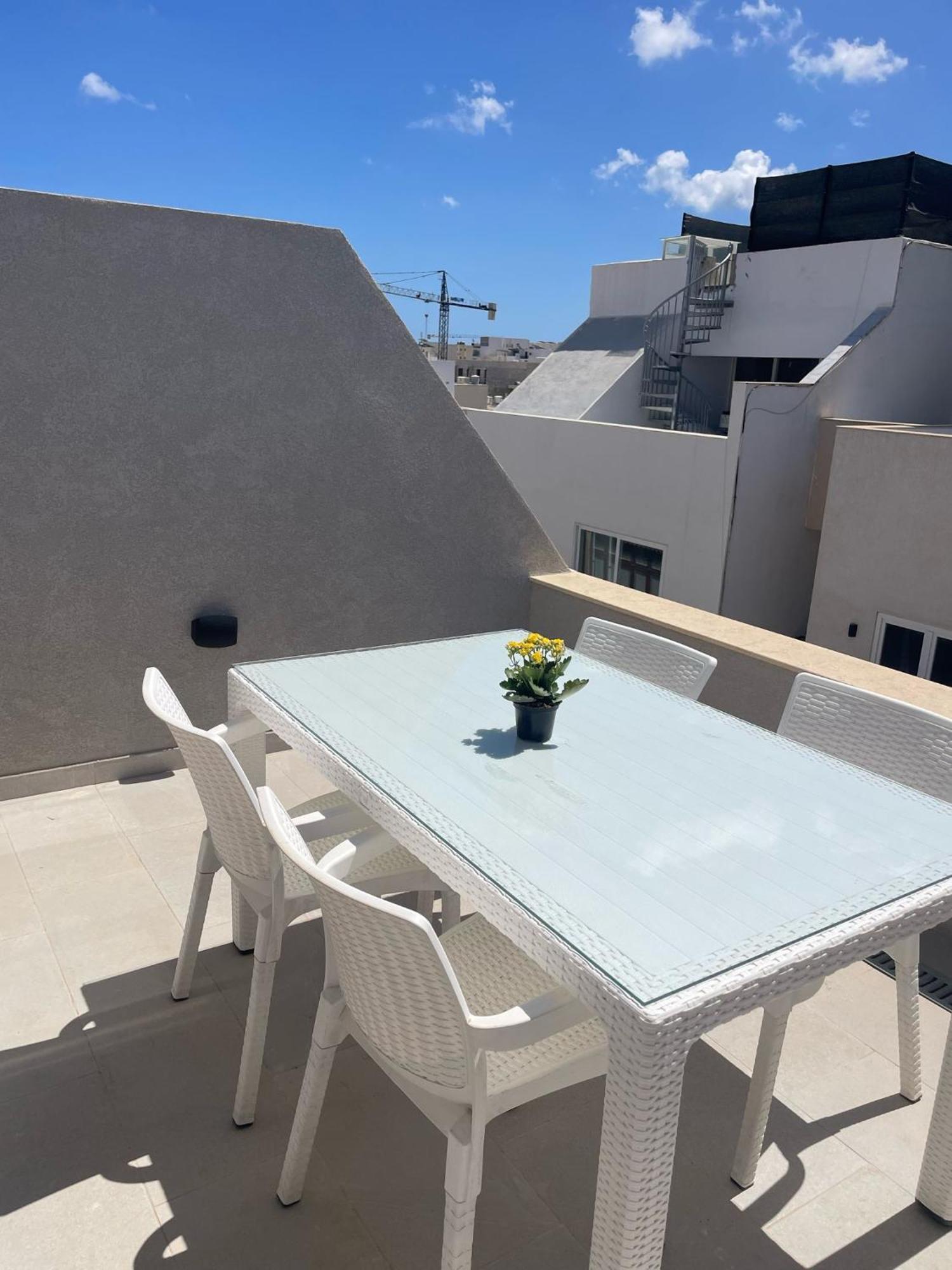 Three Bedroom Penthouse San Ġwann 外观 照片
