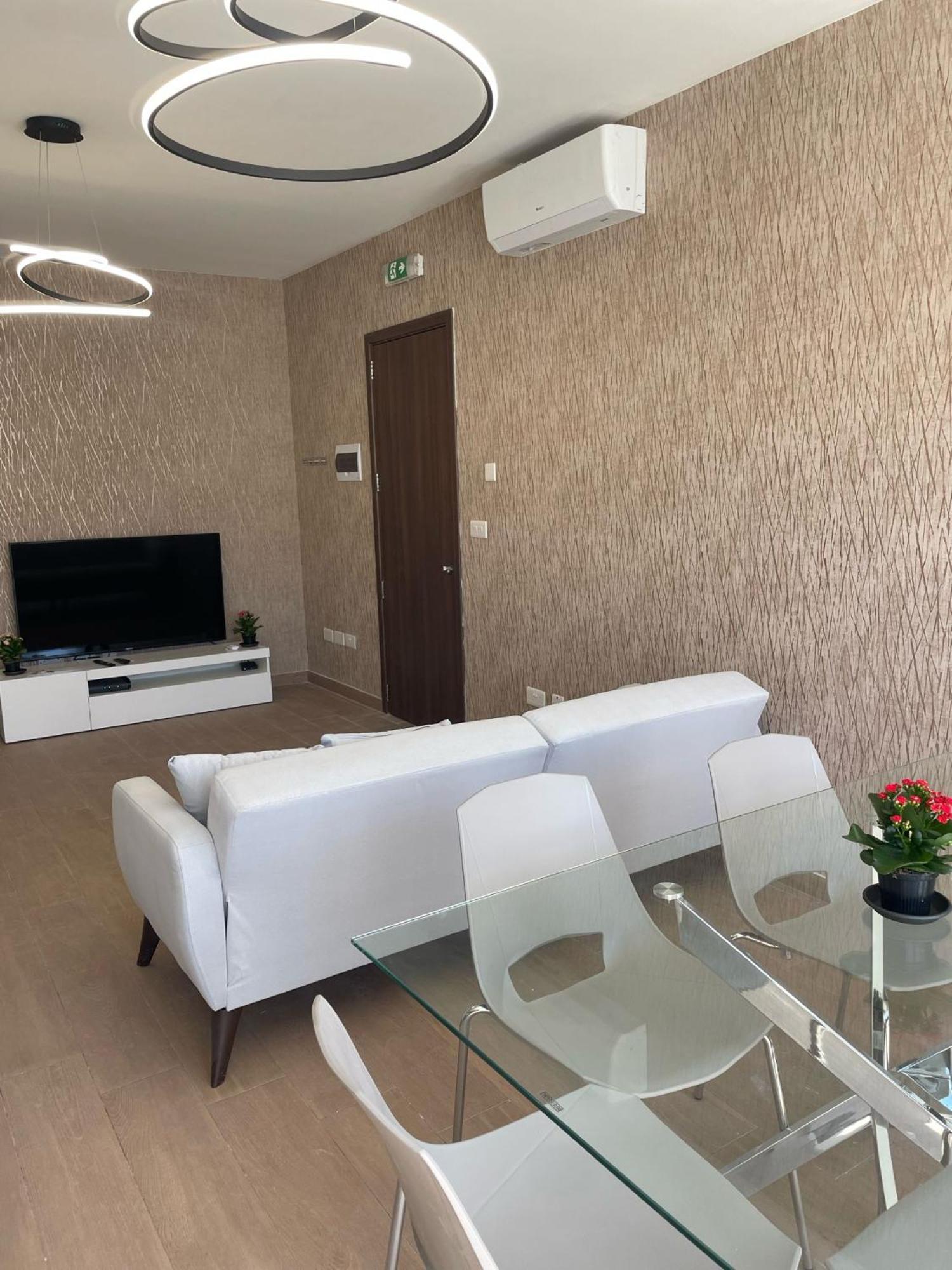 Three Bedroom Penthouse San Ġwann 外观 照片